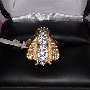 NWT size 7 queen bee ring